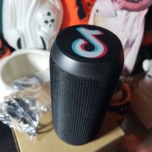 Black Portable Tiktok Bluetooth Speaker